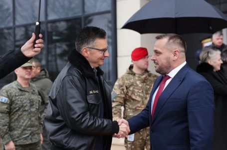 Maqedonci ka pritur në takim bilateral ministrin e mbrojtjes të Sllovenisë, Marjan Sareq