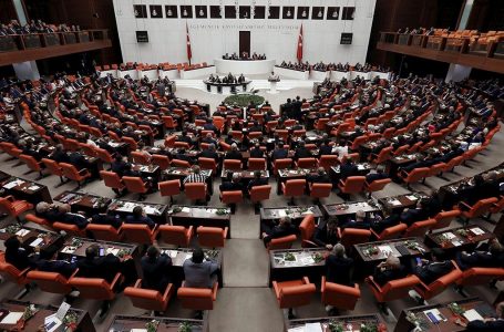 Parlamenti turk debaton për pranimin e Suedisë në NATO