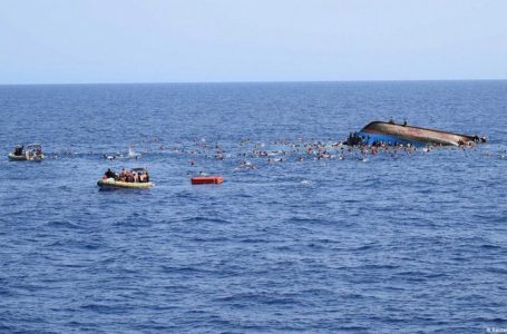 Përmbytet anija me refugjatë në Mesdhe, 40 viktima