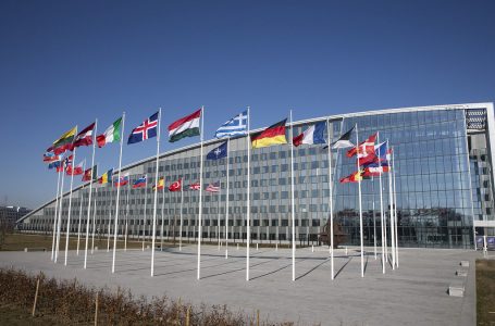 NATO: Sulmet e Houthi duhet të marrin fund