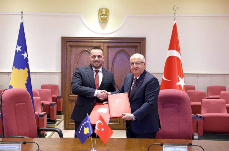 ​Kosova e Turqia nënshkruajnë marrëveshje për bashkëpunim ushtarak