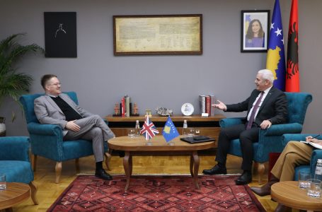 Abbott në takim lamtumirës me Sveçlën flasin për Banjskën: Britania mbështet përpjekjet e Kosovës për ta hetuar sulmin