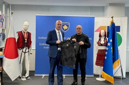 Ademi diskuton me ambasadorin e Kosovës në Japoni për bashkëpunim në fushën e sportit