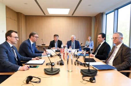 “Obligimet për Kosovën dhe Serbinë nga dialogu s’ndryshojnë me lehtësuesit e rinj”