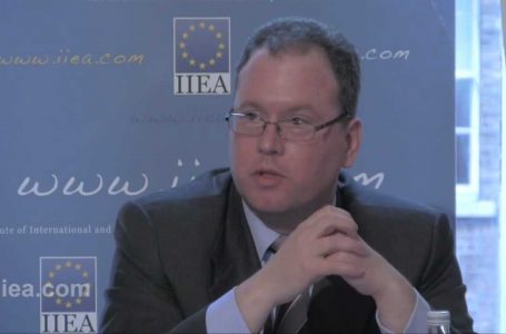 Eksperti gjerman: Shitja e raketave amerikane për Kosovën, sinjal i ndryshimit të raporteve me Serbinë