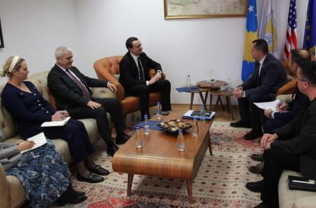 Kurti viziton Inspektoratin Policor, diskutohen të arriturat e këtij institucioni