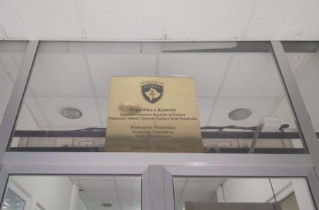 ​Dyshimet për konsumim të drogës, prokuroria e Mitrovicës njofton se nënkryetarja e Leposaviqit do të hetohet