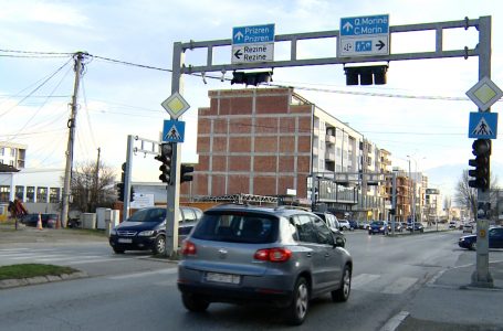 Semaforët në rrugën “Tirana”, jashtë funksionit