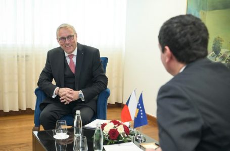 Kurti mirënjohës ndaj Çekisë për kontributin në fushën e mbrojtjes dhe sigurisë