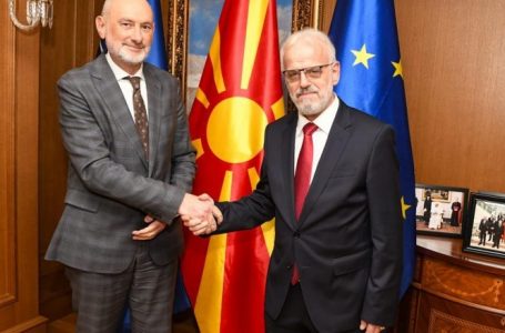 Xhaferi në takim me Geer: Maqedonia e Veriut mbetet e përkushtuar në rrugën evropiane