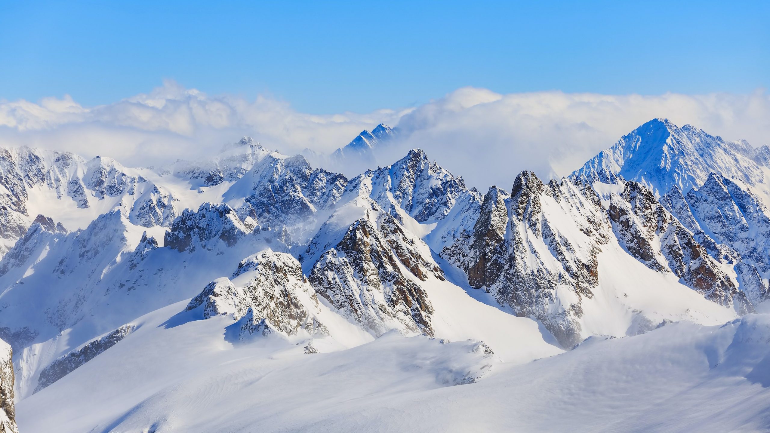Pasojat e ngrohjes – Alpet do të humbasin rreth 34 për qind të masës aktuale të akullit