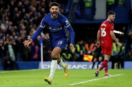Chelsea refuzon ofertën e klubit të Ligës Premier për Armando Brojën