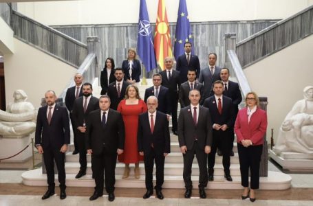 Nesër mbahet mbledhja e parë qeveritare në Maqedoni me kryeministër Talat Xhaferin
