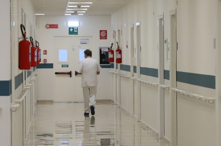 Spitalet italiane ‘tejmbushen’ nga fluksi i pacientëve me grip, më i keqi në 20 vitet e fundit