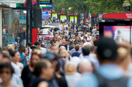 Emigracioni pritet të shtojë 6.1 milionë njerëz popullsisë së Britanisë së Madhe