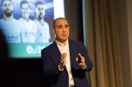 U emërua shef i ri i Man United – Cilat janë dy blerjet e mëdha që Omar Berrada i kompletoi tek City?