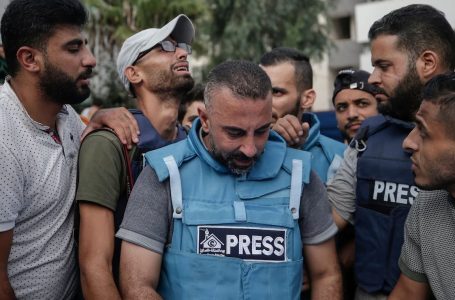 OKB thotë se është ‘shumë e shqetësuar nga numri i lartë i vdekjeve’ të gazetarëve në Gaza