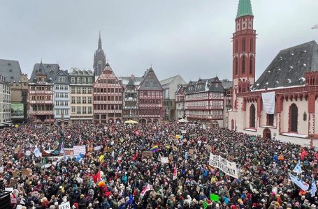 Gjermanët protestojnë kundër planit për dëbimin e të huajve