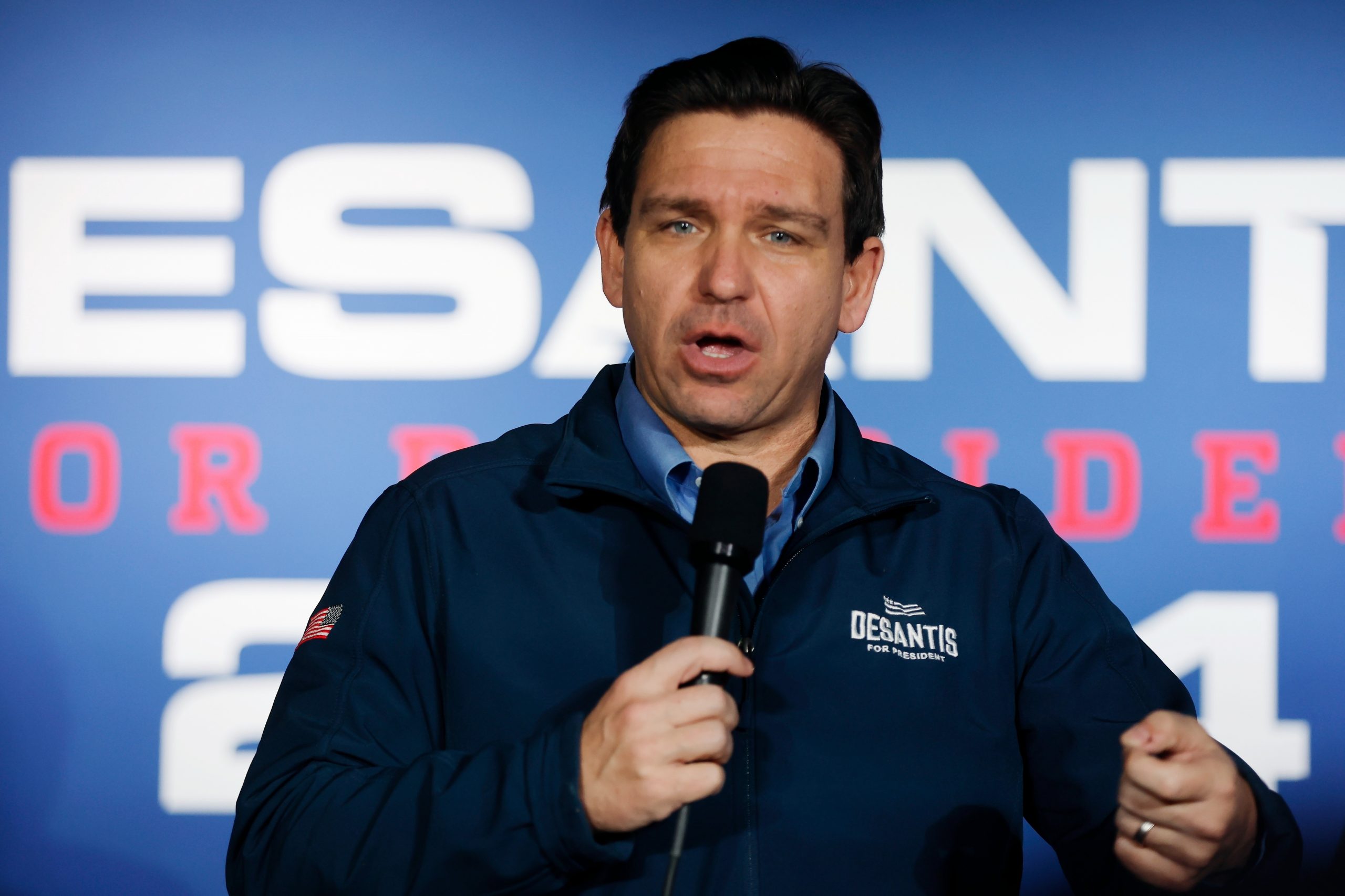 SHBA/ DeSantis i jep fund fushatës, mbështet ish-presidentin Trump