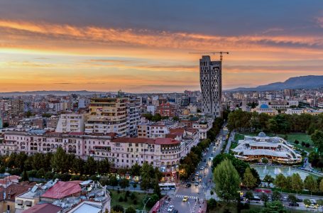 Rama: Gjatë janarit dy herë më shumë turistë nga Spanja e vizituan Shqipërinë