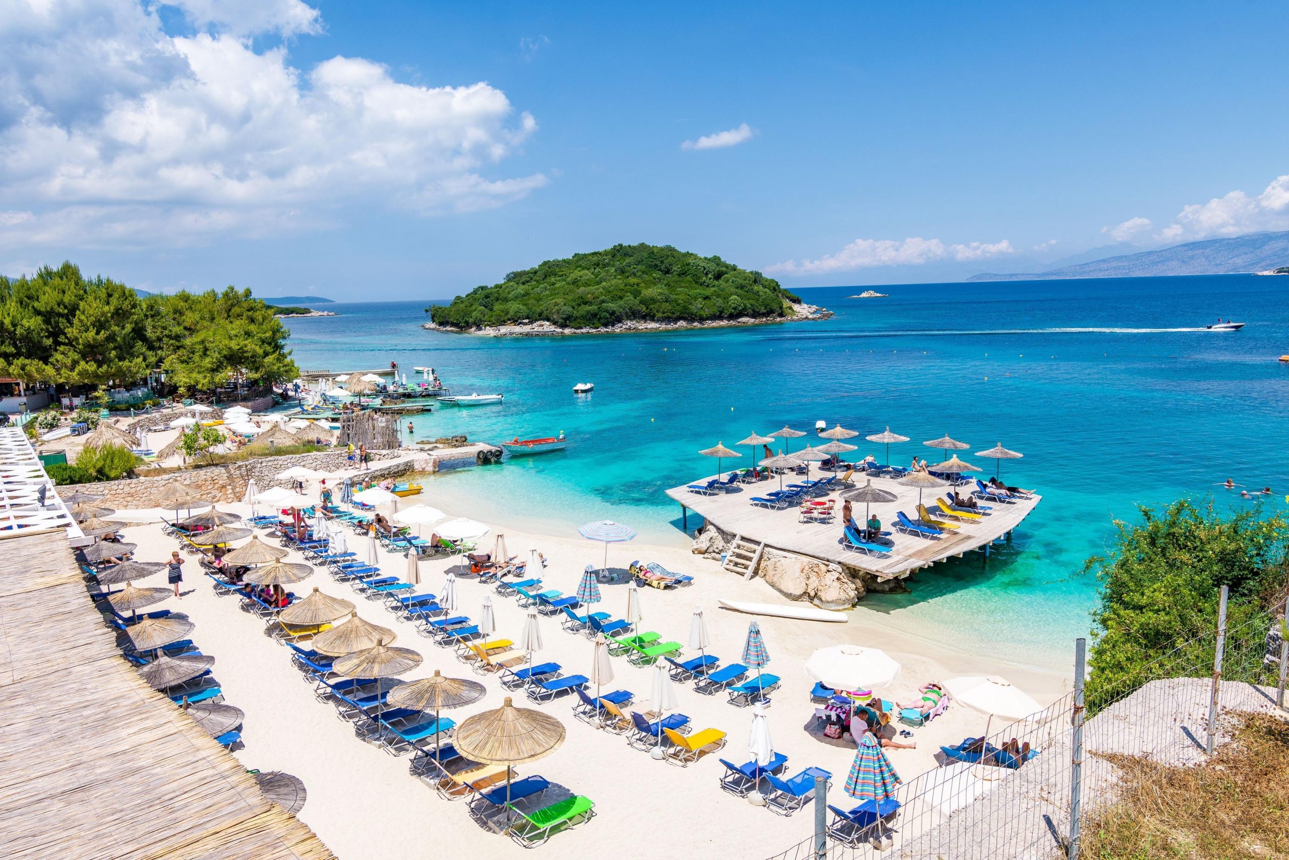 Në vitin 2024 turizmi në Shqipëri do të jetë deri në 35% më shtrenjtë
