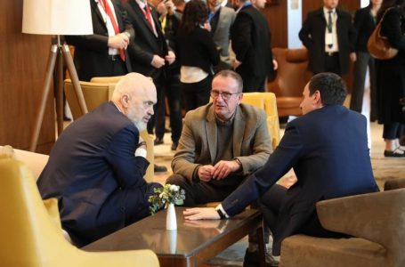 ​Kurti pas takimit me Ramën dhe Taravarin: Duhet të jemi krah për njëri-tjetrin