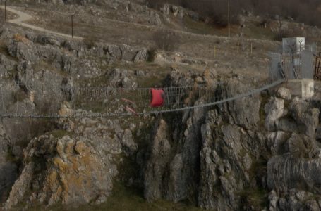 Ngjitja pa masa mbrojtëse në Urën Tibetiane, bëhet thirrje për kujdes