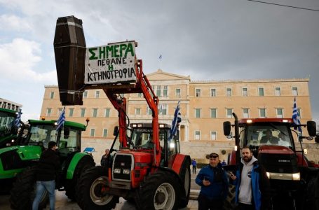Protesta e fermerëve në Greqi, traktorët “rrethojnë” parlamentin