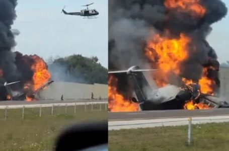 VIDEO/ Aeroplani i vogël përplaset me një veturë në një autostradë