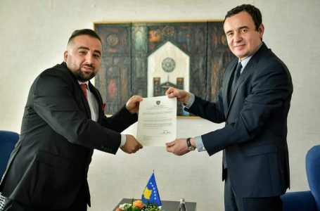 Kryeministri Kurti e liron nga detyra e zëvendësministrit, Almir Velijin