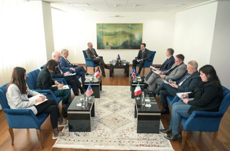 Kurti në takim me ambasadorët e QUINT-it, diskutohet për rregulloren e BQK-së