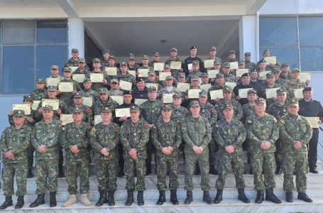 Nënoficerët e FSK-së diplomojnë në Shqipëri