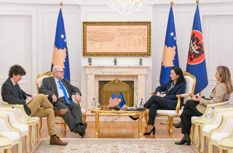 Osmani takon Hovenierin, flasin për dialogun, zgjedhjet në veri e zhvillimet e fundit