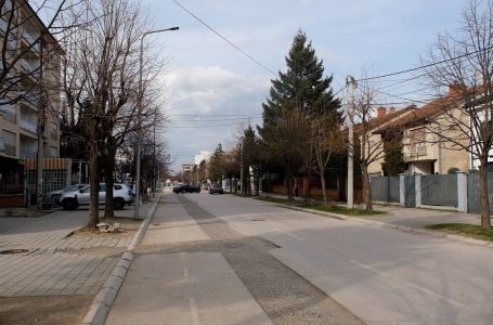 Rrugët ‘’Skënderbeu’’ dhe ‘’Migjeni’’ ende të parregulluara, KRU ‘’Gjakova’’ nuk përgjigjet