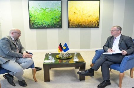 ​Bislimi kërkon nga Sarrazin largimin e menjëhershëm të masave ndëshkuese ndaj Kosovës