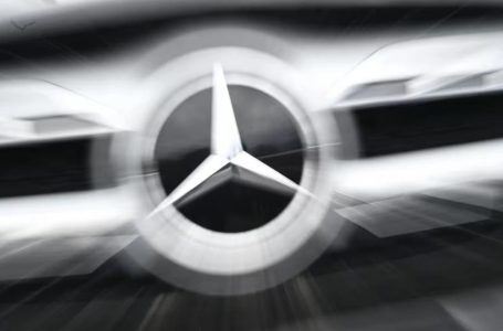 Mercedes do të tërheqë rreth 250.000 automjete për shkak të problemeve me siguresat