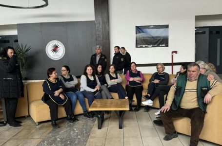 Vazhdon greva e punëtorëve teknikë të UP-së dhe Qendrës së Studentëve