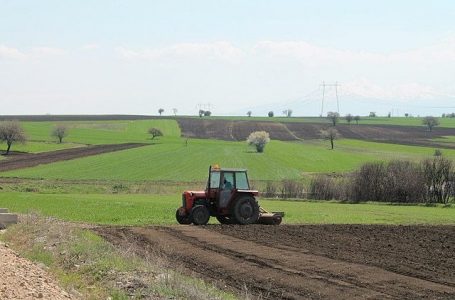 ​Nga ky vit qytetarët ngarkohen me tatimin e tokës bujqësore, kjo s’vlen për komunat në veri