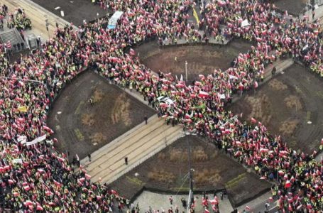 Protestat e fermerëve, Polonia paralajmëron mbylljen e kufirit me Ukrainën, Kievi kundërshton