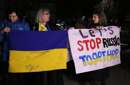 Në dyvjetorin e luftës, gazetarët ukrainas të strehuar në Kosovë flasin për tmerrin e përjetuar (VIDEO)