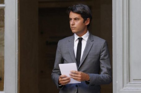 Kryeministri francez: Mosha minimale për përdorim të rrjeteve sociale të jetë 13 vjeç