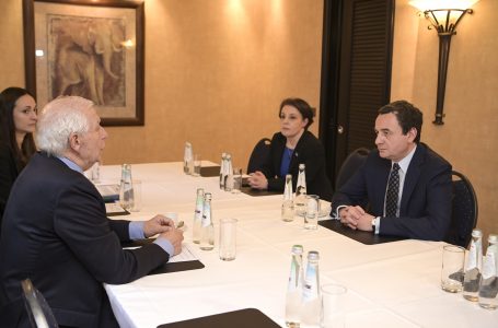 Borrell pas takimeve me Kurtin dhe Vuçiqin: Stabiliteti në rajon, vetëm përmes normalizimit të raporteve Kosovë-Serbi