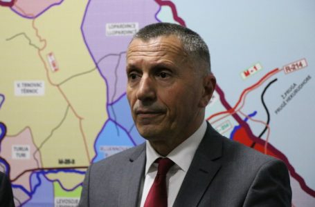 Kamberi: Lajçaku takohet me serbët e Kosovës, ndërsa mua nuk më përgjigjet