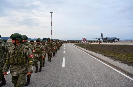 Kontingjenti i ri i ushtarëve turk të KFOR-it, fotografi nga zbarkimi i tyre në Kosovë