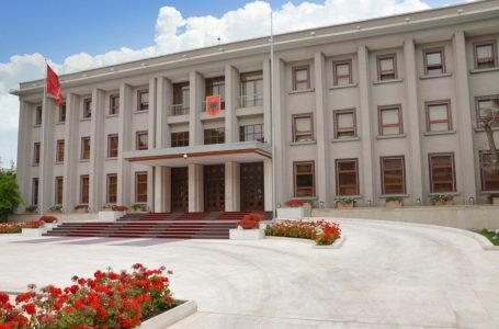 Lirohen nga detyra disa ambasadorë të Shqipërisë, ja kush emërohet në OKB dhe shtete të tjera