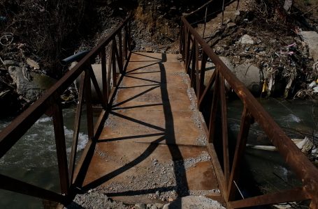 Ura e improvizuar në rrugën “Mithat Frashëri” do të demolohet, pritet ndërtimi i urës së re