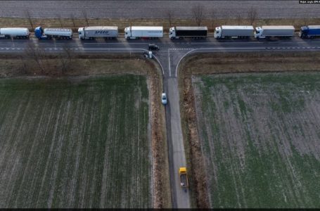 Polonia hap përkohësisht kufirin me Ukrainën