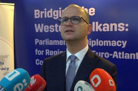 Ish-kryediplomati shqiptar: Procesi i shtrirjes së sovranitetit në Kosovë të vazhdojë me këmbëngulje