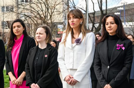 Në Ditën Ndërkombëtare të Gruas, Haxhiu bën homazhe te Memoriali Heroinat