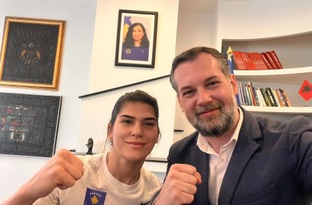 Ministri Çeku pret Donjeta Sadikun, i uron suksese në Paris